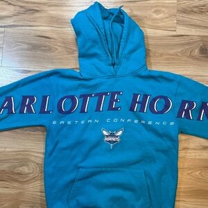 UNK Men’s Small Charlotte Hornets Hoodie (loose stitching)